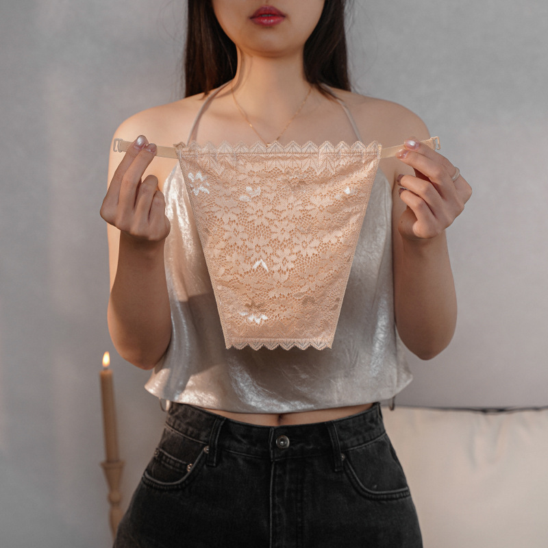 Picture of A variety of flower-shaped chest lace single-layer double-layer anti-running light leakage tube top breast covering breast cloth one-piece anti-light leakage
