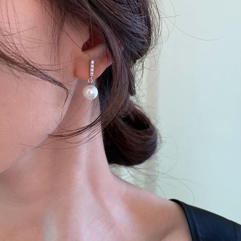 Diamond-encrusted Pearl S925 Sterling Silver Earrings Women's Fashionable Elegant Fashion Earrings Light Luxury Distinctive Earrings