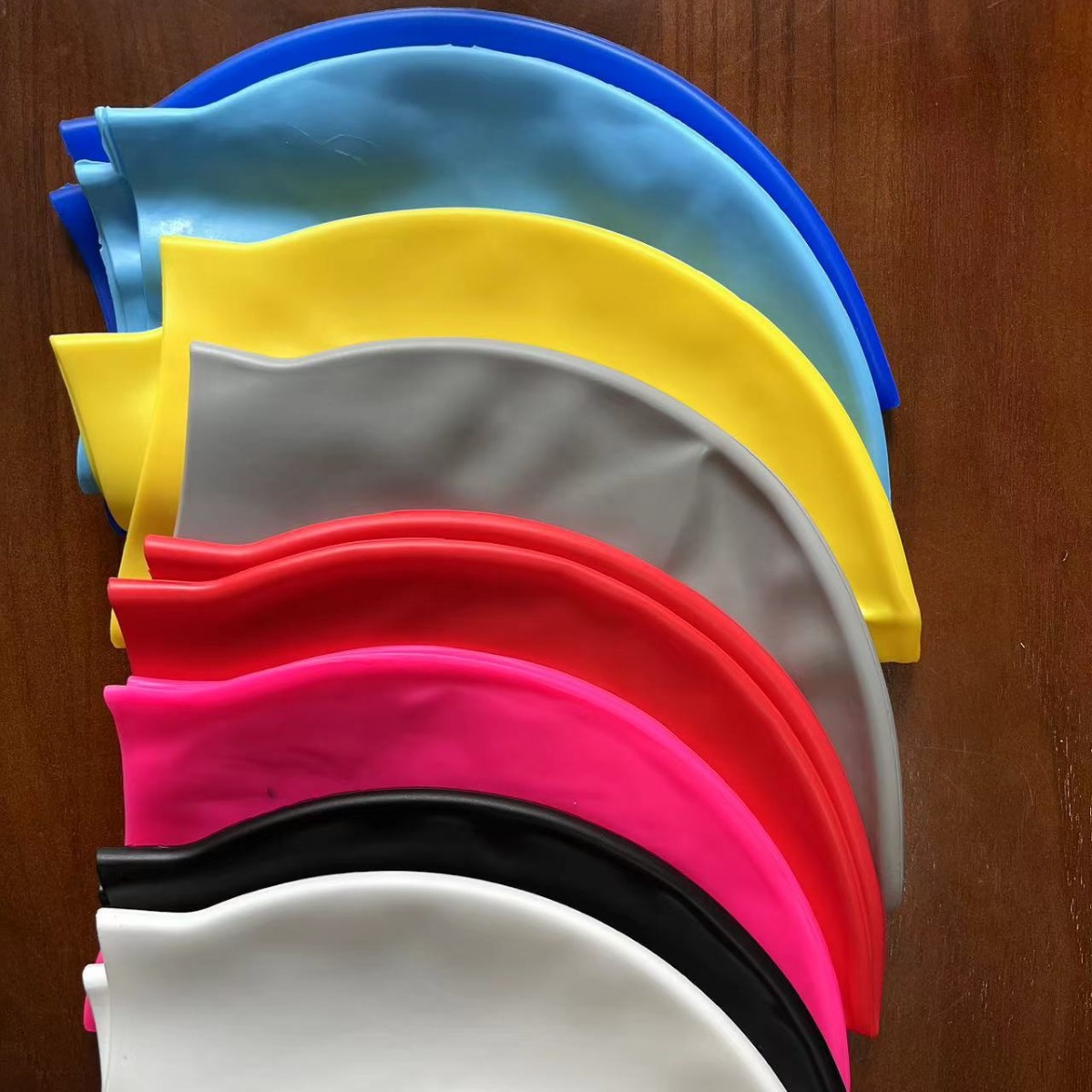 Picture of Hot sale unisex silicone swimming cap wholesale solid color high elastic breathable swimming cap waterproof non-slip head