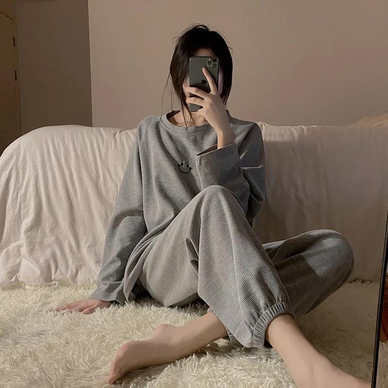 Pajamas Women's Spring and Autumn Solid Color Long-sleeved Pants Smiley Cute Two-piece Set for Students Simple Outwear Home Clothes