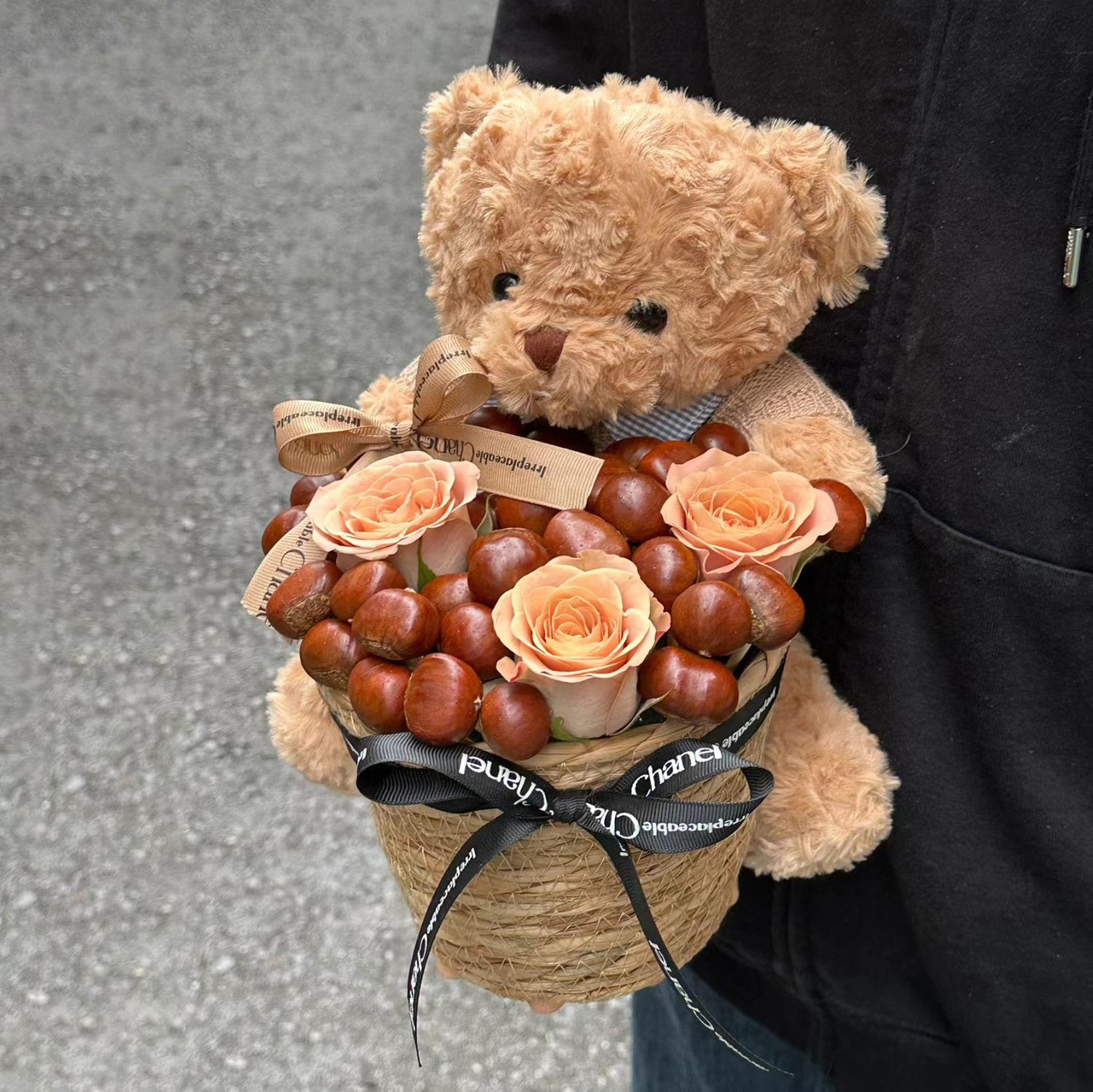 Picture of Net red Christmas chestnut birthday bear flower basket suit flower packaging materials DIY gift basket floral supplies