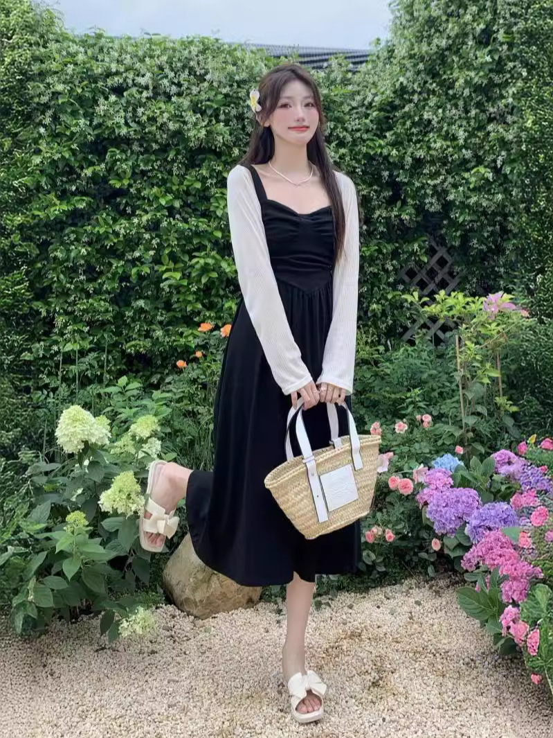 Picture of Women's 2024 Summer Black Sleeveless Sling dress Exquisite Design Niche High-grade Backless Long Dress