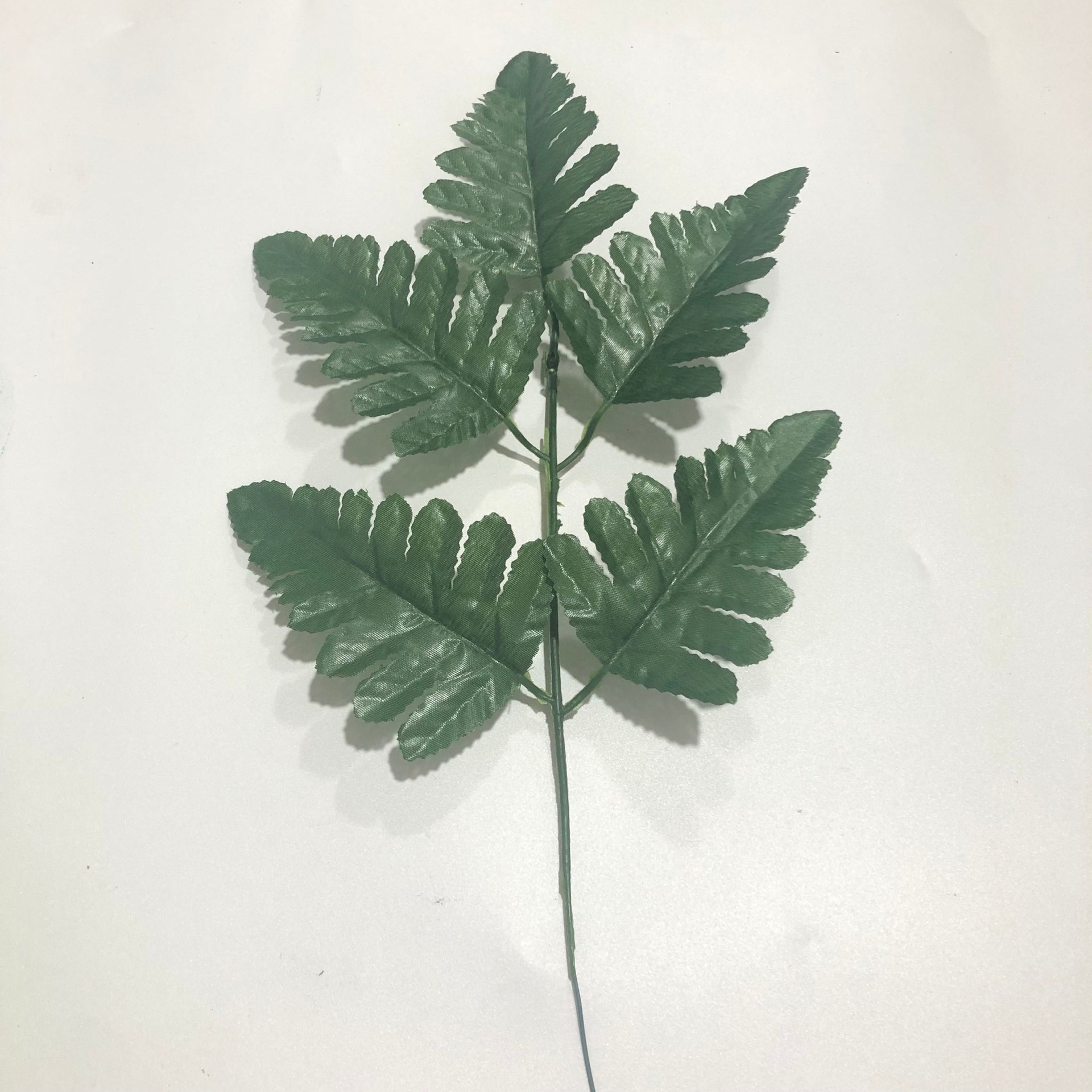 Picture of Simulated Persian Leaves, Artificial 7-Pronged Persian Leaves, Green Plant Flower Arrangement Accessories, Simulated Leaves, Simulated Flower Wedding Decoration