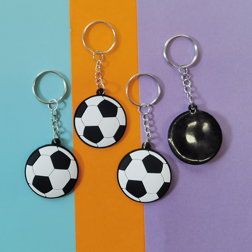 Personalized PVC soft rubber football key chain flat boutique simulation souvenir gift key chain pendant