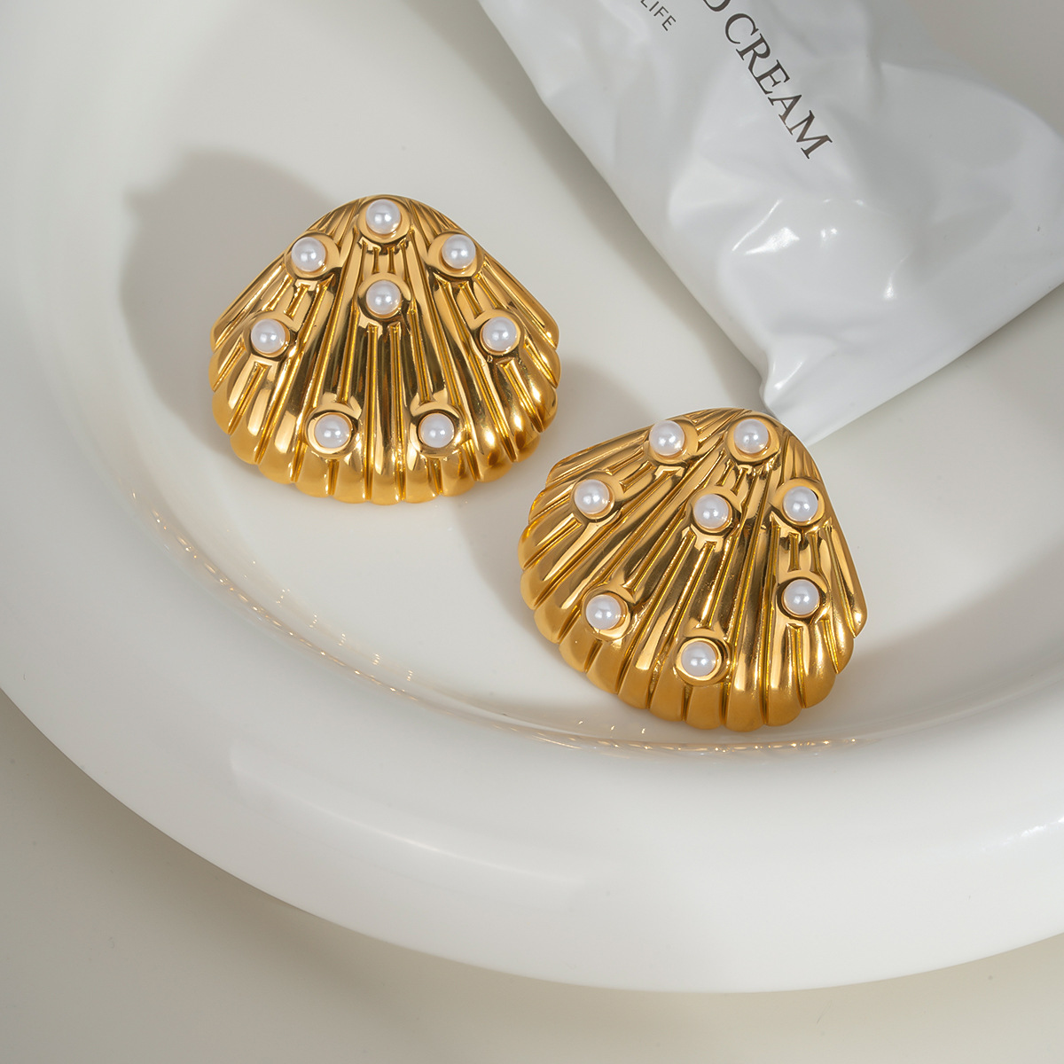 Picture of Europe and the United States hot-selling ocean shell pearl earrings ring suit fashion high-end luxury earrings stainless steel jewelry