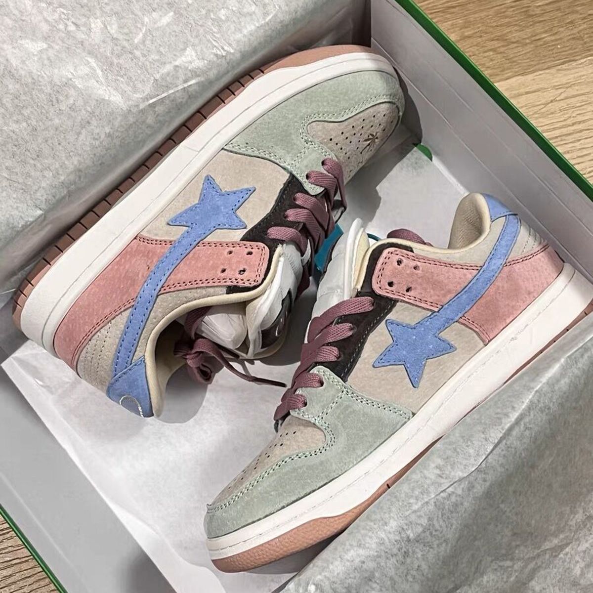 High-looking 2024 New Original Rainbow Contrasting Star Sneakers for Women Japanese Style Retro Versatile Thick-soled Casual Shoes for Women