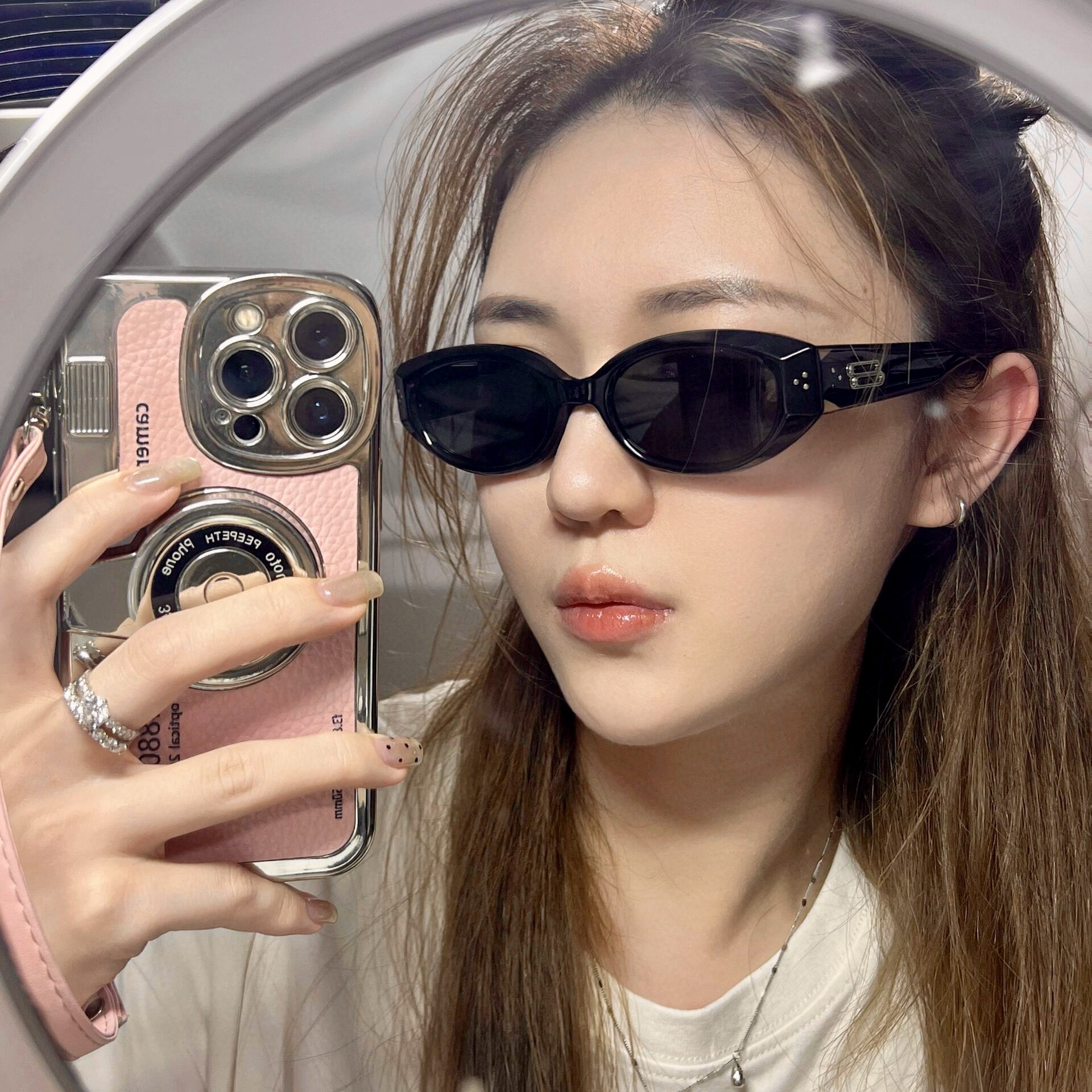 Picture of 2024 Explosions GM Plate Sunglasses Women's Slim Little Red Riding Book Star Same Style Dada Sunglasses Korean Style Void Fashion