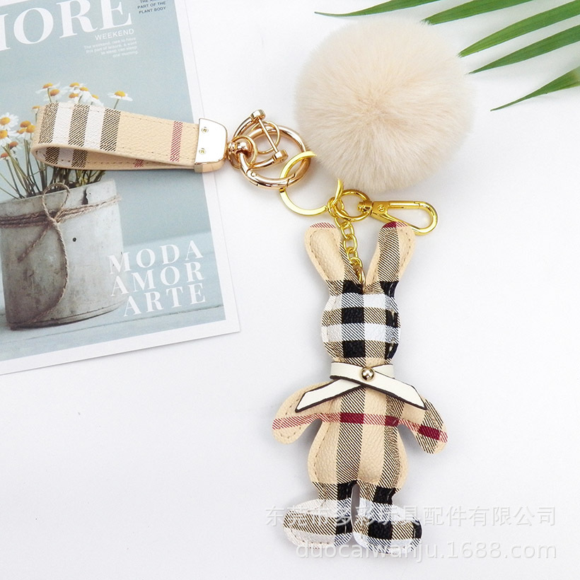 New European and American popular leather bear pendant rabbit year car keychain couple fur ball leather keychain gift
