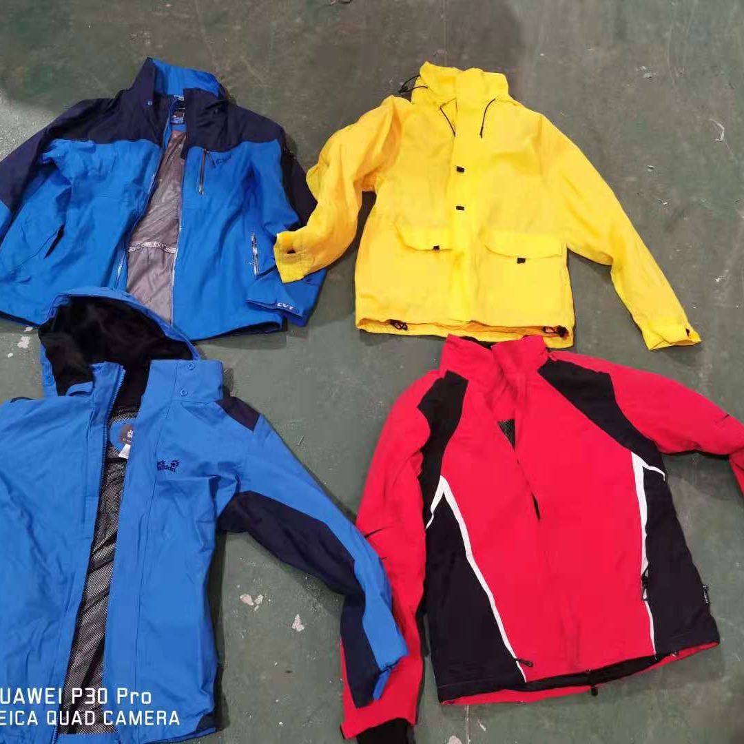 Winter clothes old clothes first-hand supply 10 years of sorting experience, good quality, sufficient quantity of cotton and linen