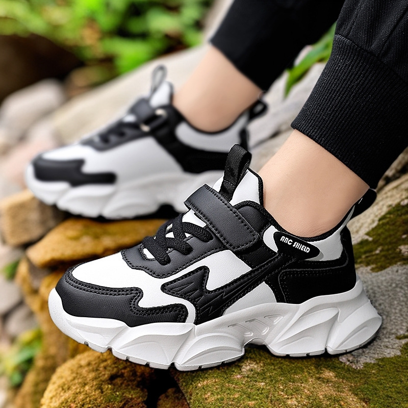 Cross-border children's white sneakers for ages 6-12, 2025 new lightweight soft-soled sports shoes for boys, versatile autumn running shoes