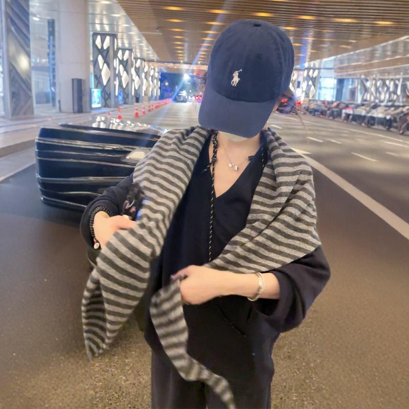 Niche Design Sense Fashionable All-match Top 2024 Autumn and Winter Minimalist Relaxation Sense Large Scarf Women's Wool Knitted Shawl