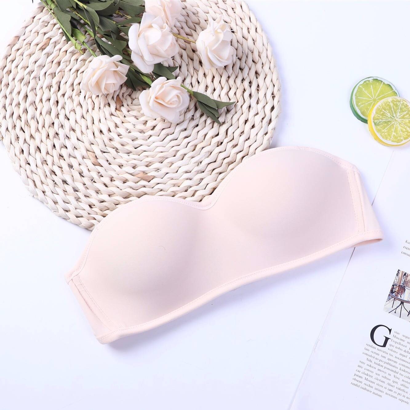 Picture of Japanese and Korean Style Sexy Simple Girls Underwear 3D Invisible Underwear Rimless Strapless Strapless Push-up Bra