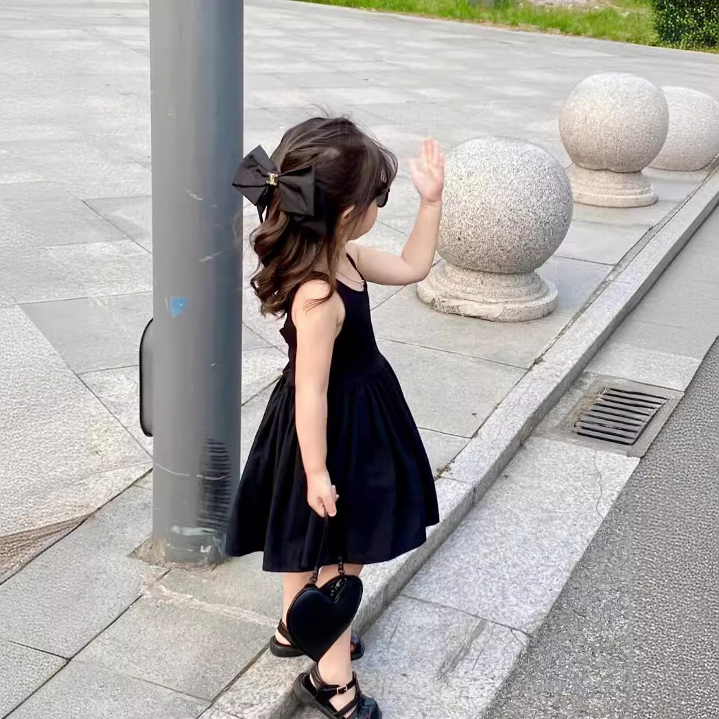 Picture of Girls Dress 2024 Summer Dress Girls Skirt Temperament Backless Cross Beach Suspender Skirt Discreet Tank Top