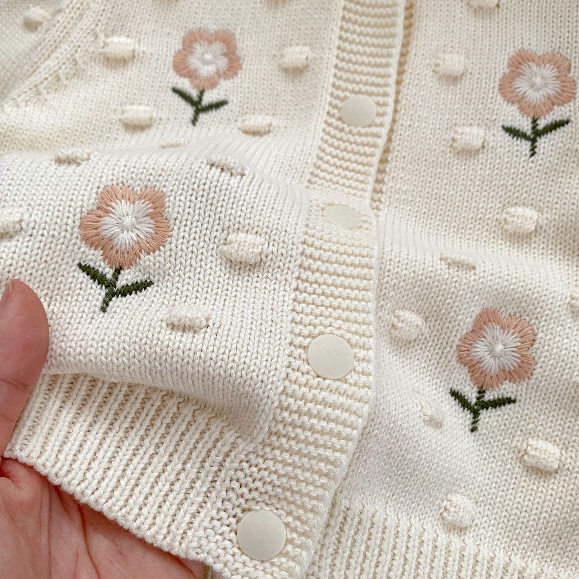 Picture of 2025 Autumn Girls' Knitted Cardigan Pure Cotton Flower Embroidery Round Neck Long Sleeve Top Sweet Baby Girl Coat