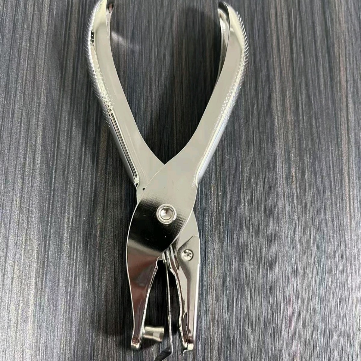 Picture of Single Hole Punch Mini Manual Round Hole Small Hole Punch Stationery Student DIY Binding Loose Leaf Punch