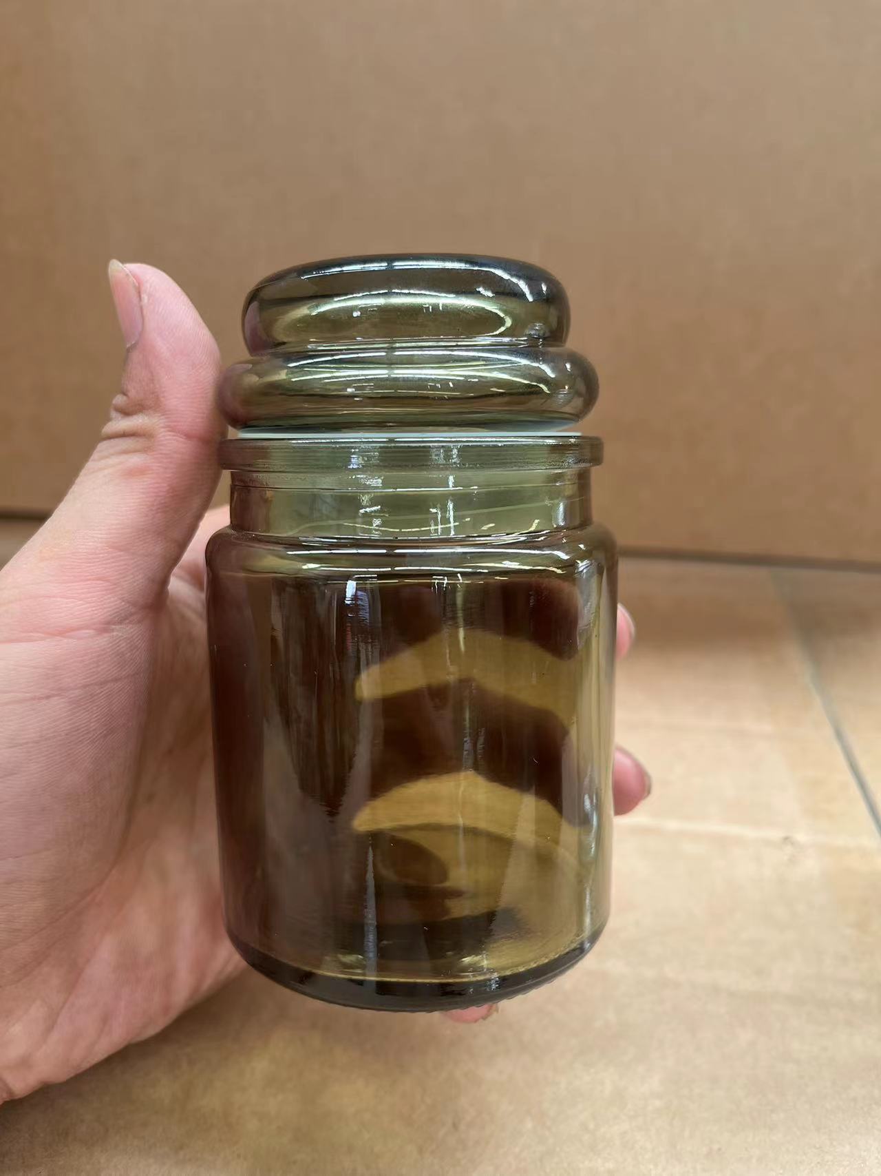 Picture of Brown Cork Scented Candle Glass Jar Handmade Glass Candle Holder Candle Jar Sealed Scented Candle Cup