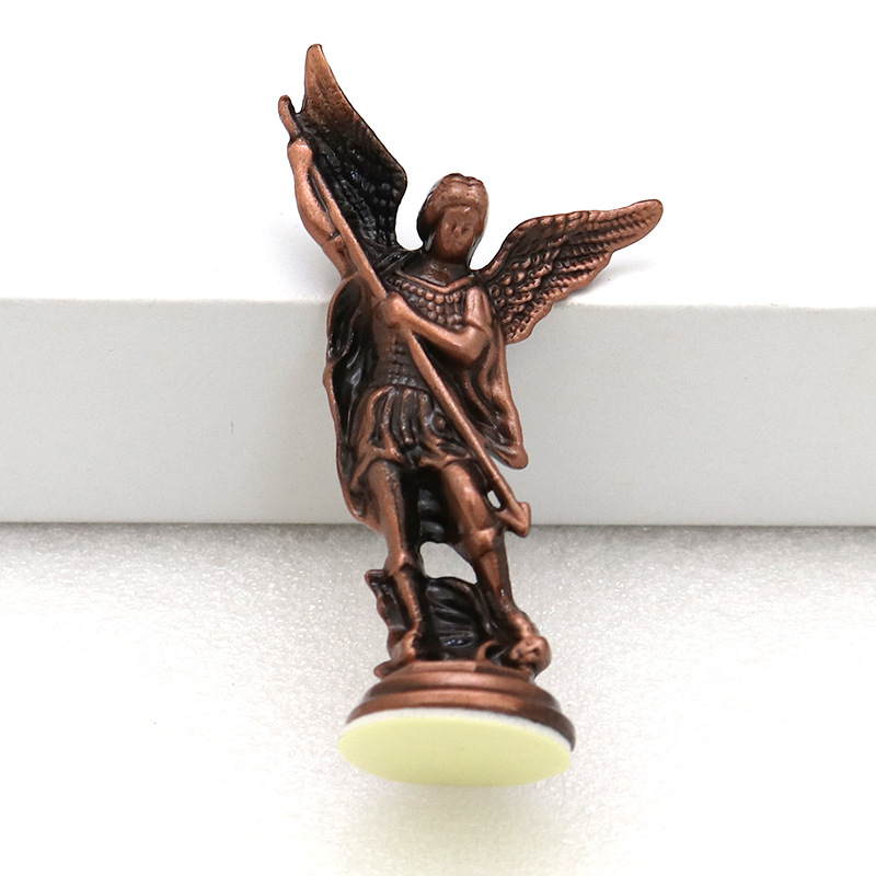 Picture of Cross-Border Supply Wholesale and Retail Home Office Decoration Michael Ornaments Retro Metal Craft Jewelry Ornaments