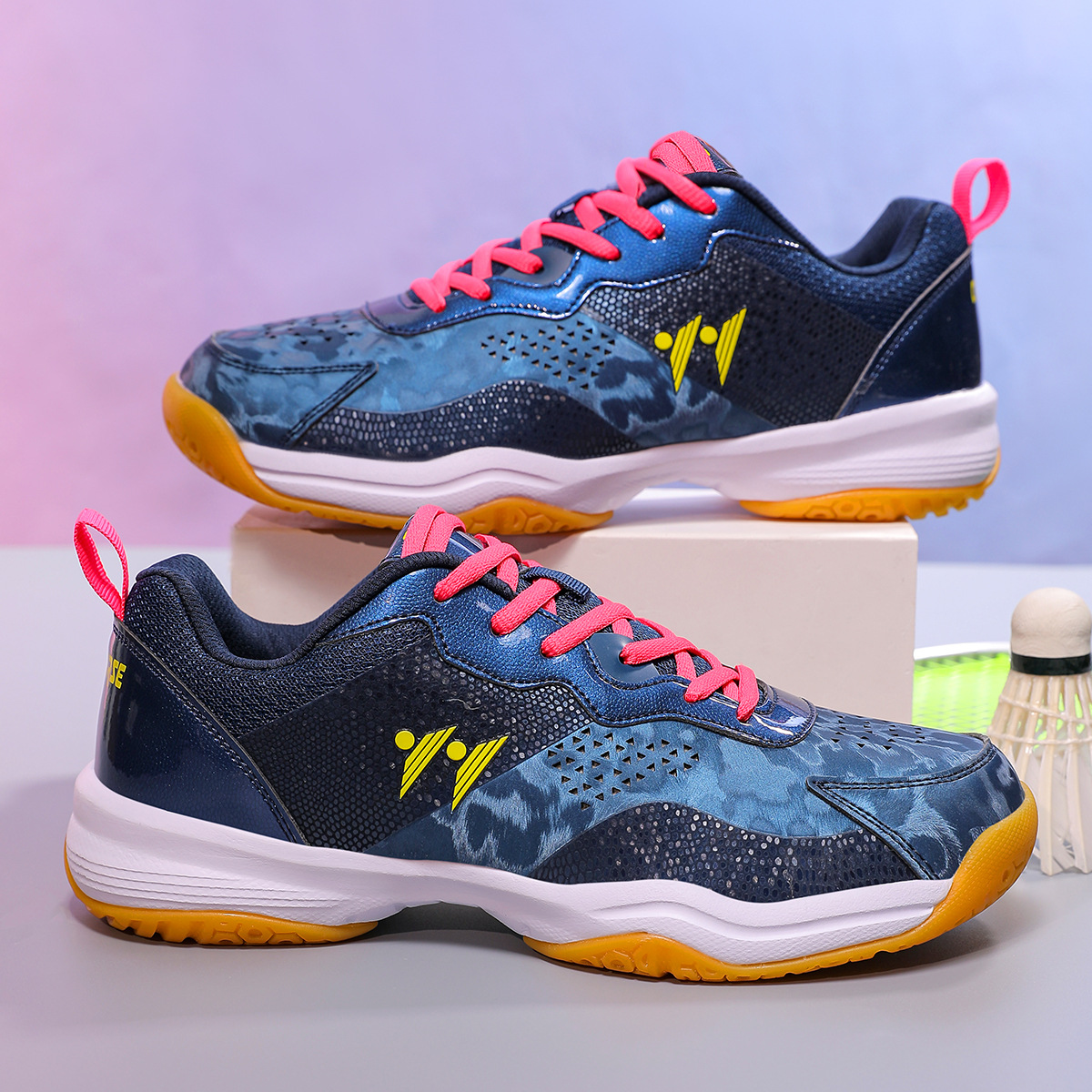 Picture of Cross-border professional badminton shoes for men and women students breathable non-slip shock-absorbing tennis table tennis shoes volleyball shoes wholesale