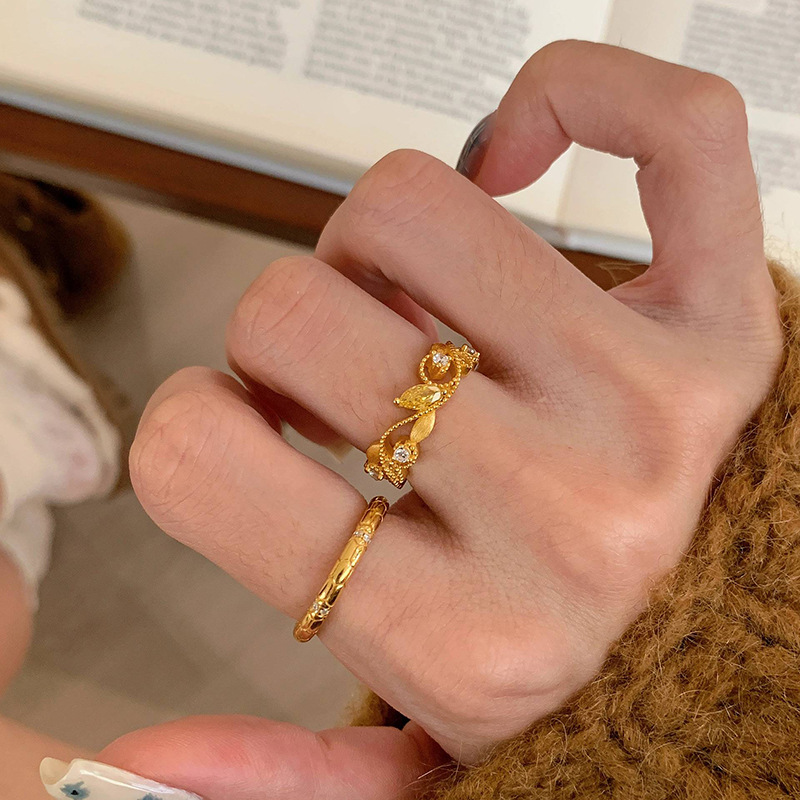 Little Red Riding Book Explosions Middle Ancient Brushed Yellow Diamond Leaf Ring Women's 2024 New Micro-inlaid Heavy Industry Ring a generation of hair