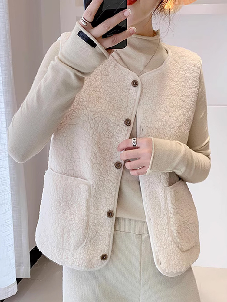 Picture of Lambswool Fleece Vest Jacket for Women, Early Autumn Fashion, Stylish Fur Integrated Outerwear Vest