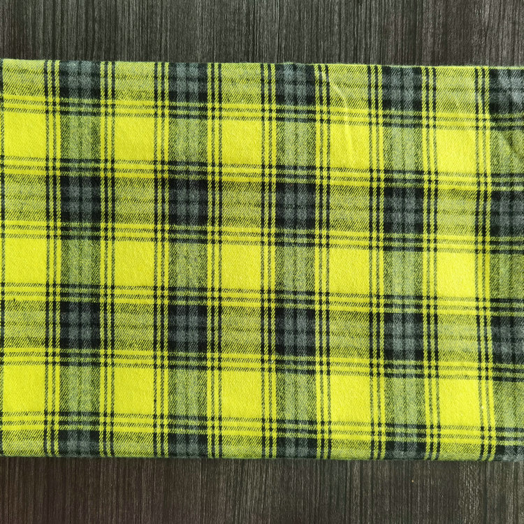 Picture of in stock brushed plaid fabric spring and summer women's shirt cloth 21 polyester cotton woven flannel plaid lining