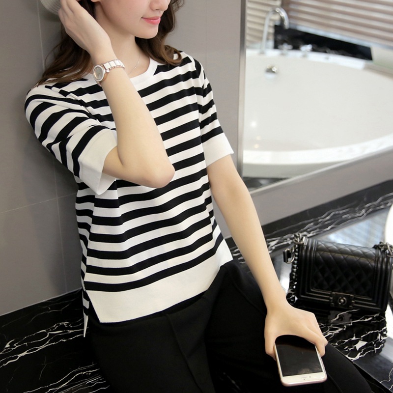 Loose plus size Women's Fashionable Korean-style Base Shirt Striped Crewneck Short-sleeved Split Top Colorblock T-shirt Women's Plaid