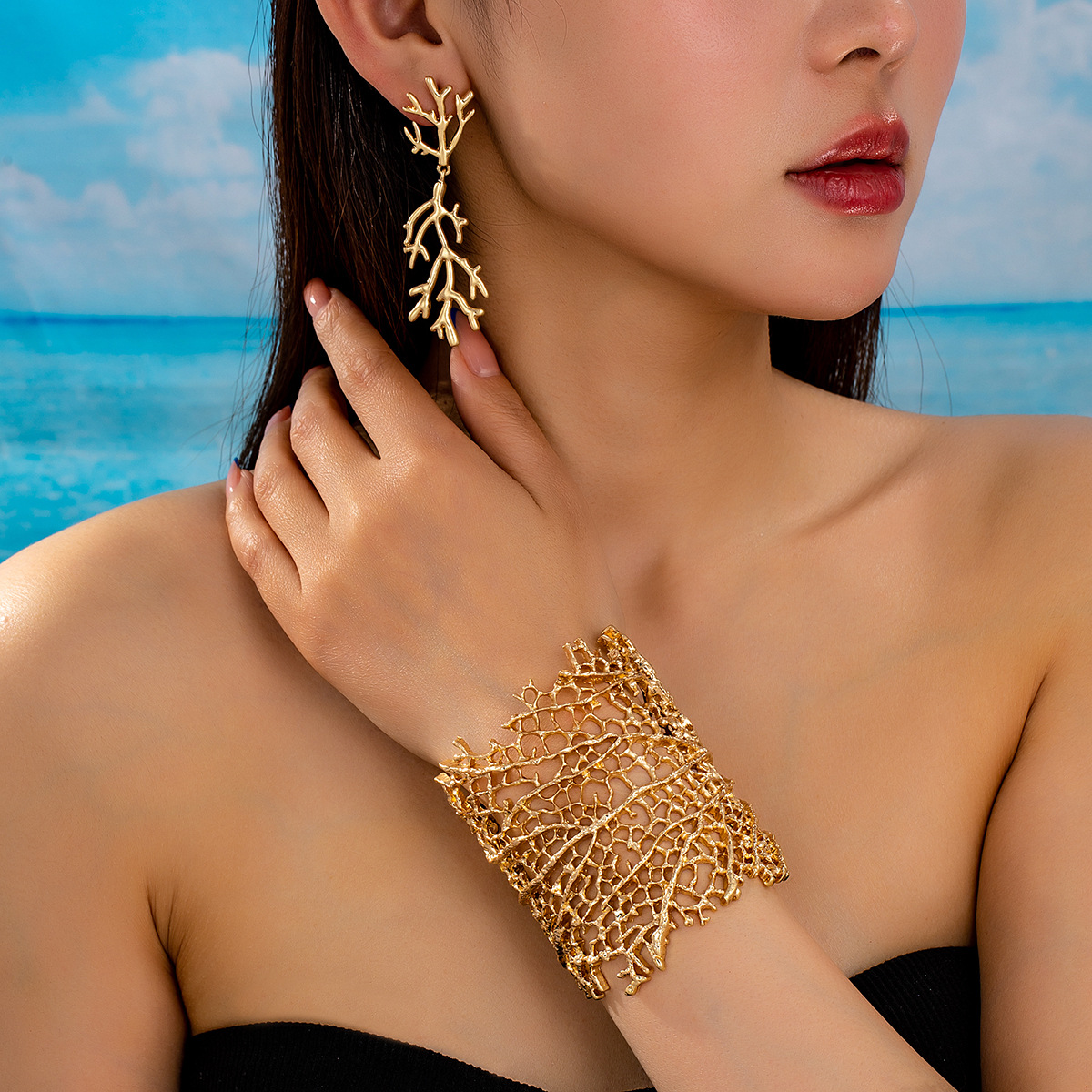 2025 new suit personality all-match European and American style fashion trend texture coral earrings open bracelet suit