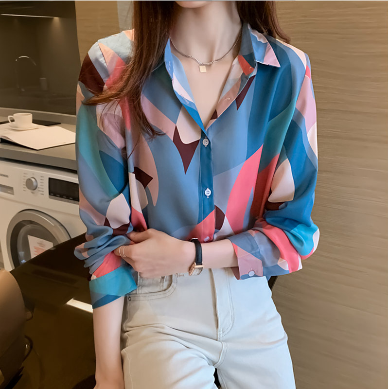 Picture of Spring New Women's Korean-style Loose Western-style Lapel Printed Chiffon Shirt Top Cardigan Casual Long-sleeved Shirt