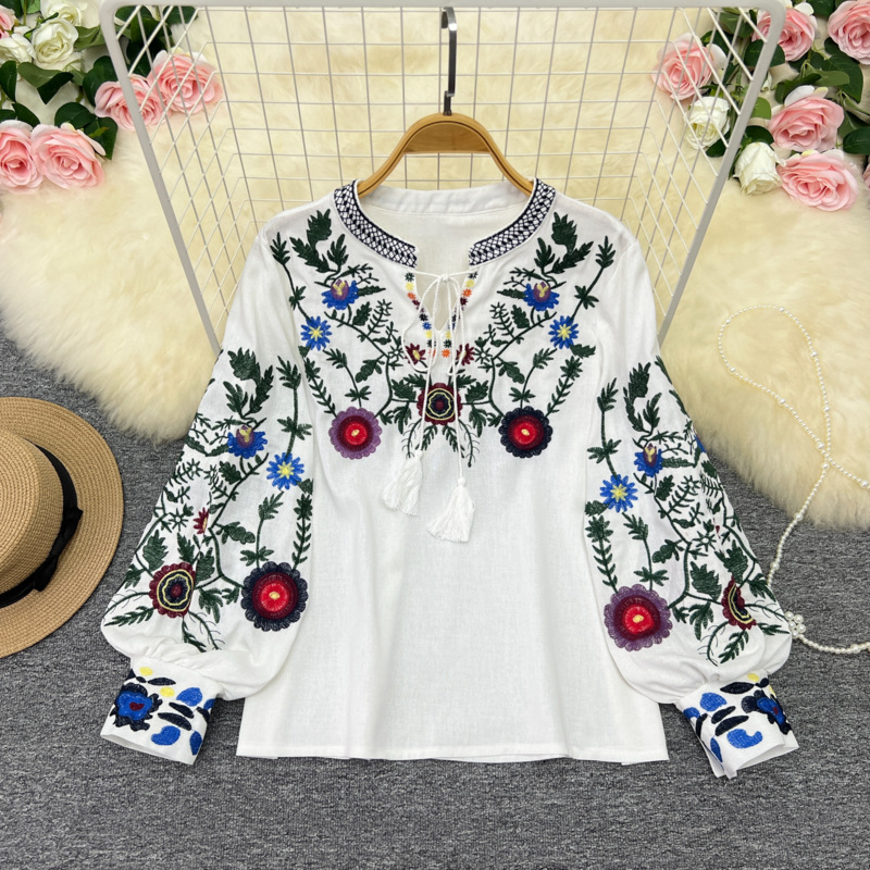 Picture of Spring and Autumn Retro Ethnic Style Elegant Long Sleeve Round Neck Pullover Embroidered Loose Shirt Women's Western Style Doll Shirt Top