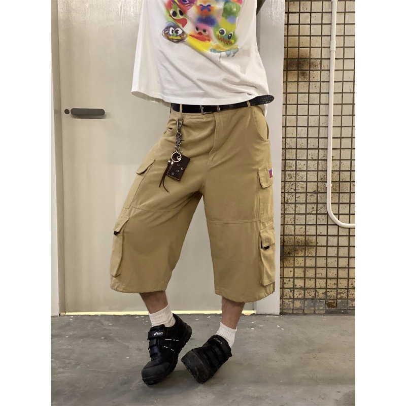 Picture of American Retro Street Six-point Casual Shorts Trendy Spring and Summer New Multi-pocket Cordwork Pants for Men and Women