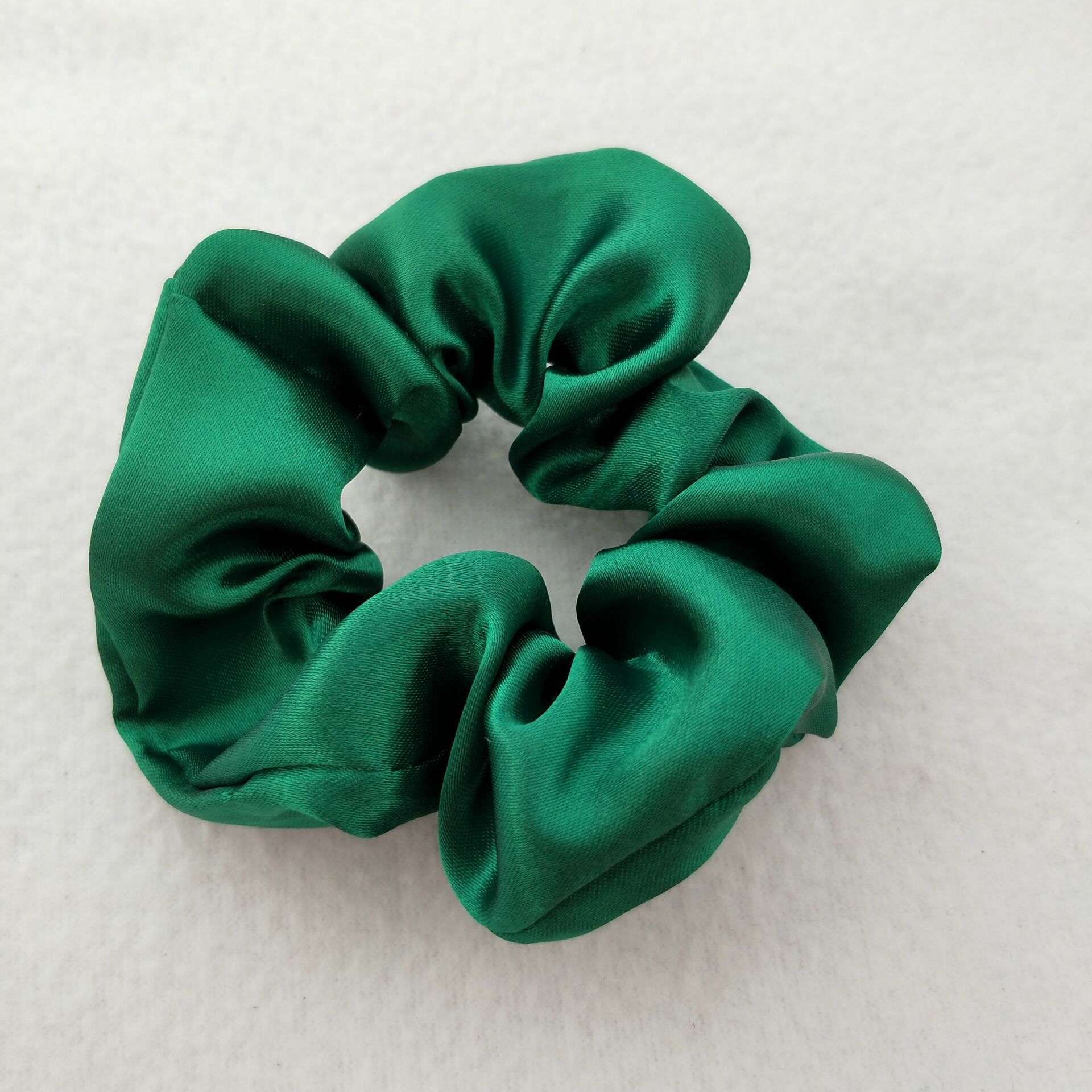 Picture of Cross-Border Amazon Satin Fabric Satin Scrunchie for Women, High-End Bun Hair Tie