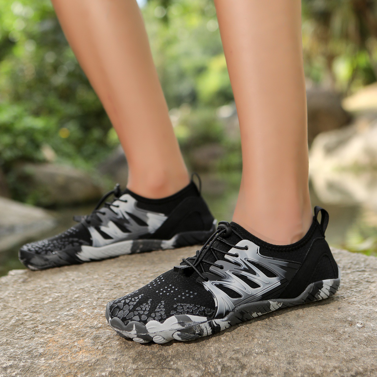 Picture of Outdoor Anti-Cut and Anti-Slip River Tracing Shoes for Couples, Beach Shoes, Quick-Drying Wading Shoes, Thick-Soled Swimming Shoes, Amphibious Shoes