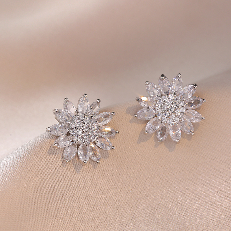 Earrings for Women Japanese and Korean Style Fashion Simple Elegant Popular Niche Design Sunflower Flower Zircon Earrings for Women