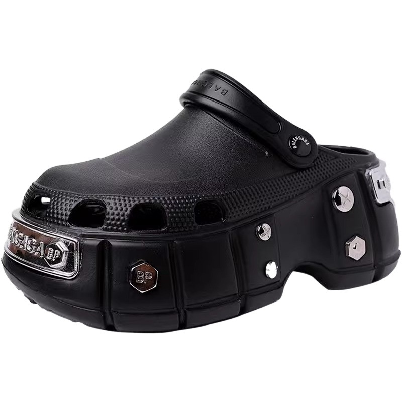2024 Paris European platform platform hole shoes thick-soled men's couple closed toe slippers women's non-slip deodorant sandals