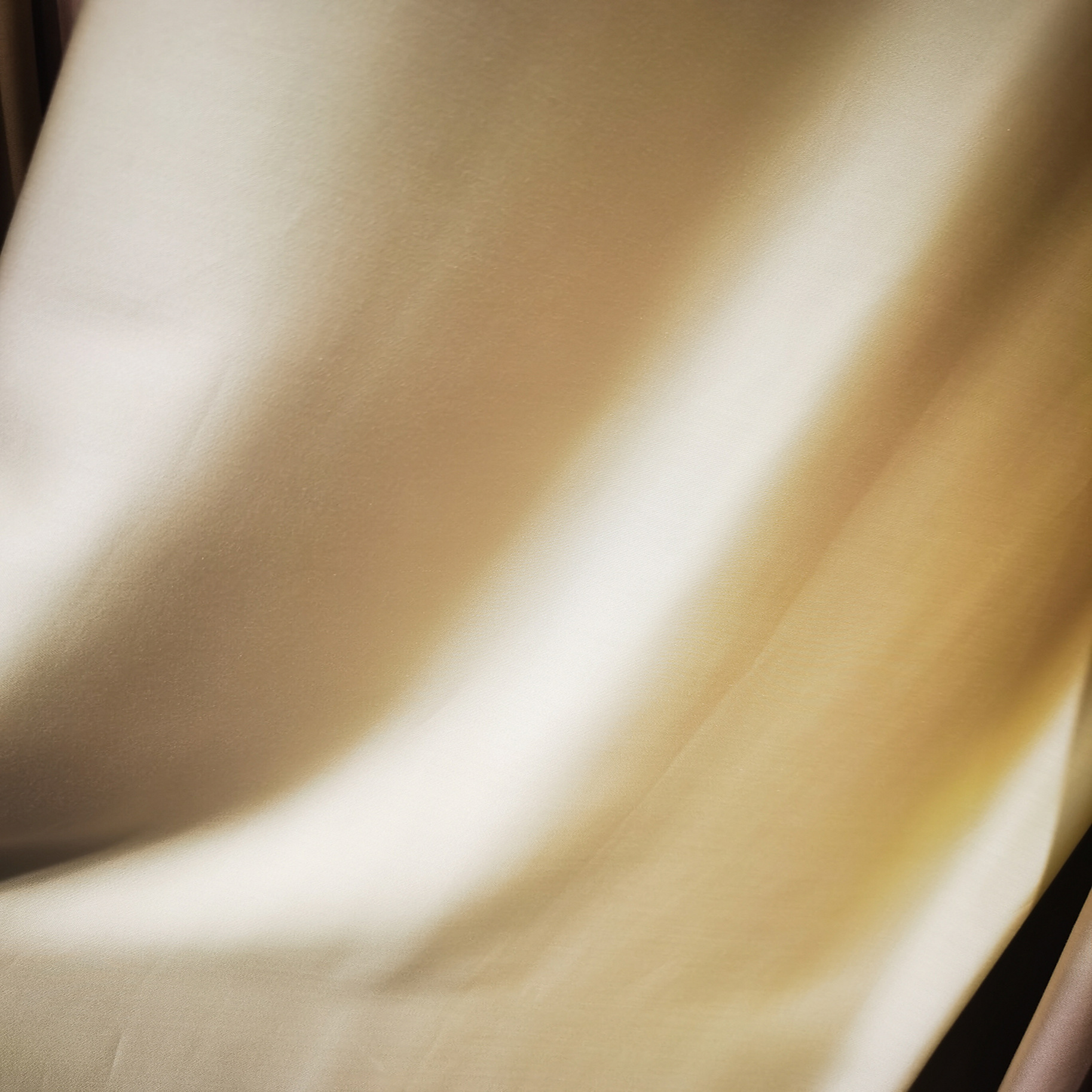 Picture of 60 Lanjing Tencel fabric solid color satin lyocell bedding fabric fabric manufacturers supply recycled fabric