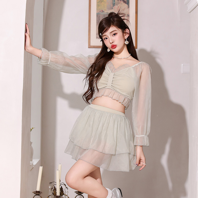 Picture of Two-Piece Swimsuit for Women 2025 Summer New Long-Sleeved Sun Protection Two-Piece Set for Fresh Girls and Students High-End Swimwear