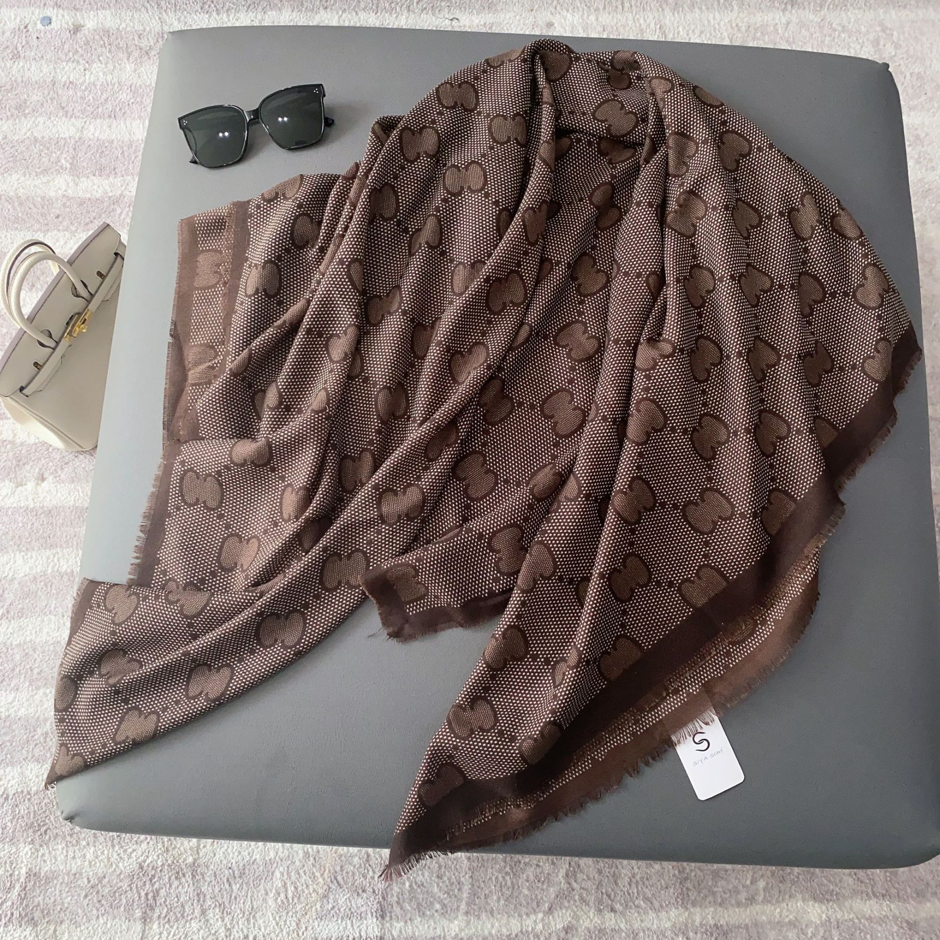 Loose scarf women's spring 2023 new high-grade letters all-match fashion shawl scarf dual-use factory wholesale
