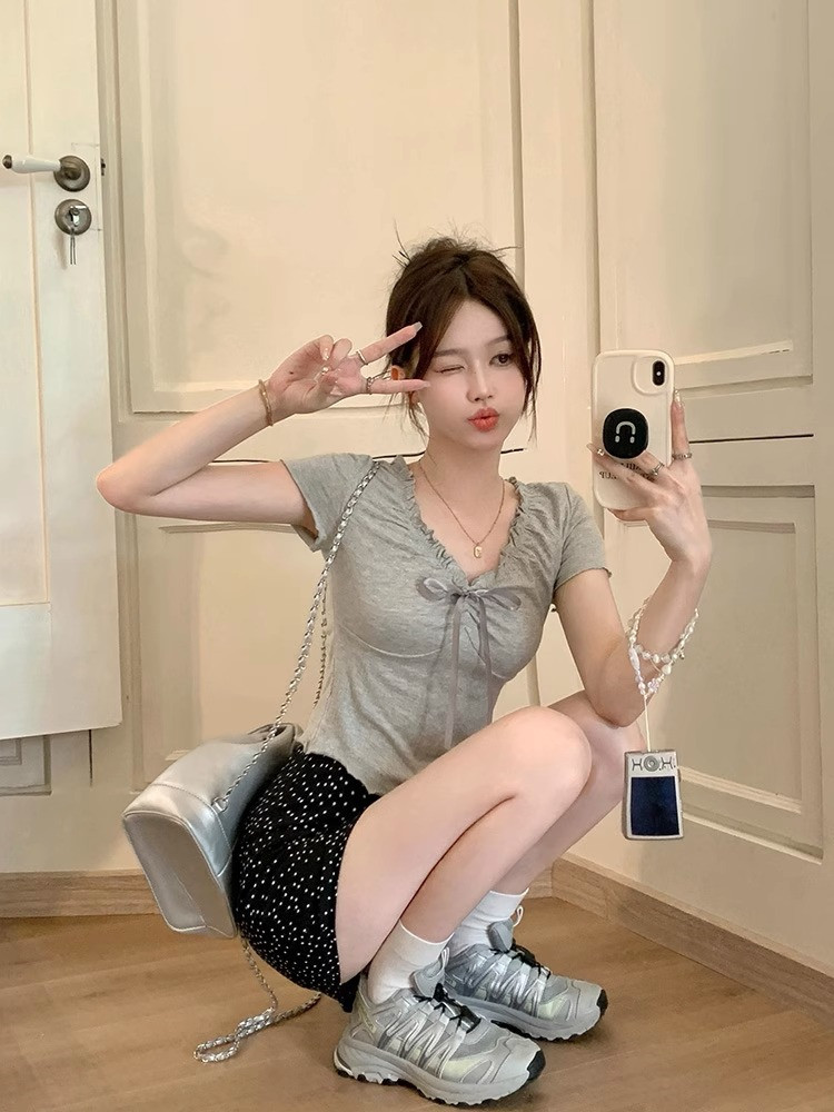 Pure Desire Style Ear V-neck Grey Short-sleeved T-shirt Women's Spring and Summer Niche Slim-fit Slimming Lace Short Hot Girl Top