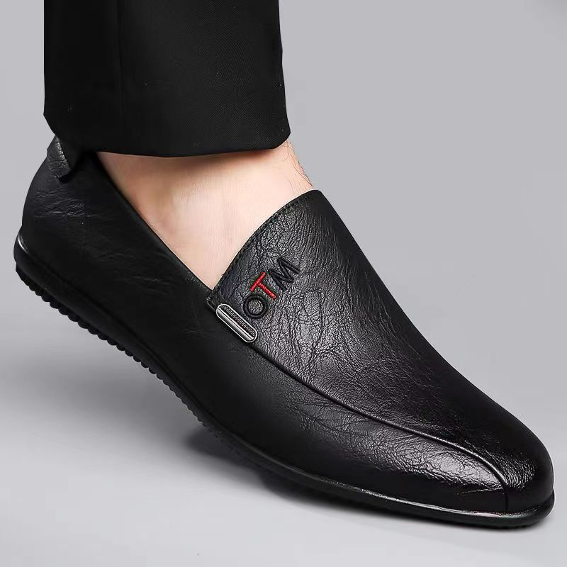 2025 Autumn and Winter New Men's Daily Casual Leather Shoes Men's Lazy Slip-On Shoes Driving Beanie Shoes White
