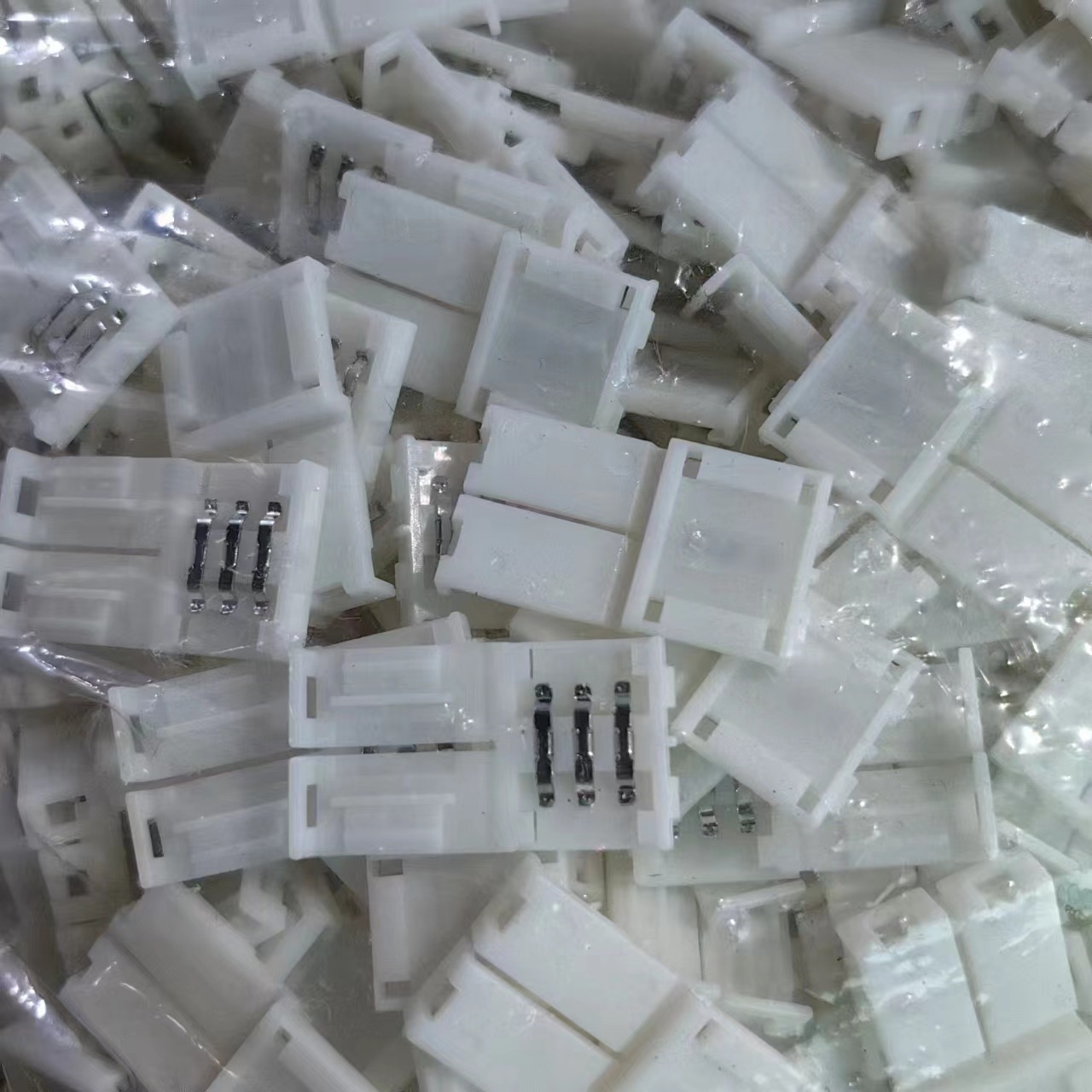 Picture of 4P Light Strip Row Pin 2.54 Light Strip Solderless Connector 10mm Docking Connector Solderless Buckle Rgb Light Strip