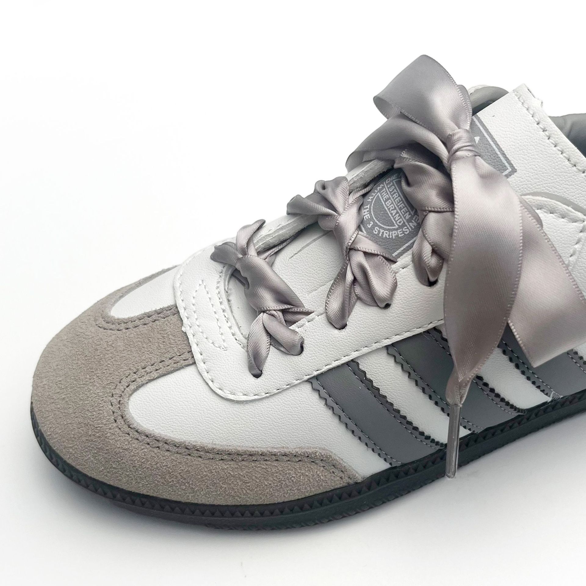 Picture of Silk shoelaces flat lace satin webbing sports small white shoes shoelaces color silk shoelaces 2cm wholesale