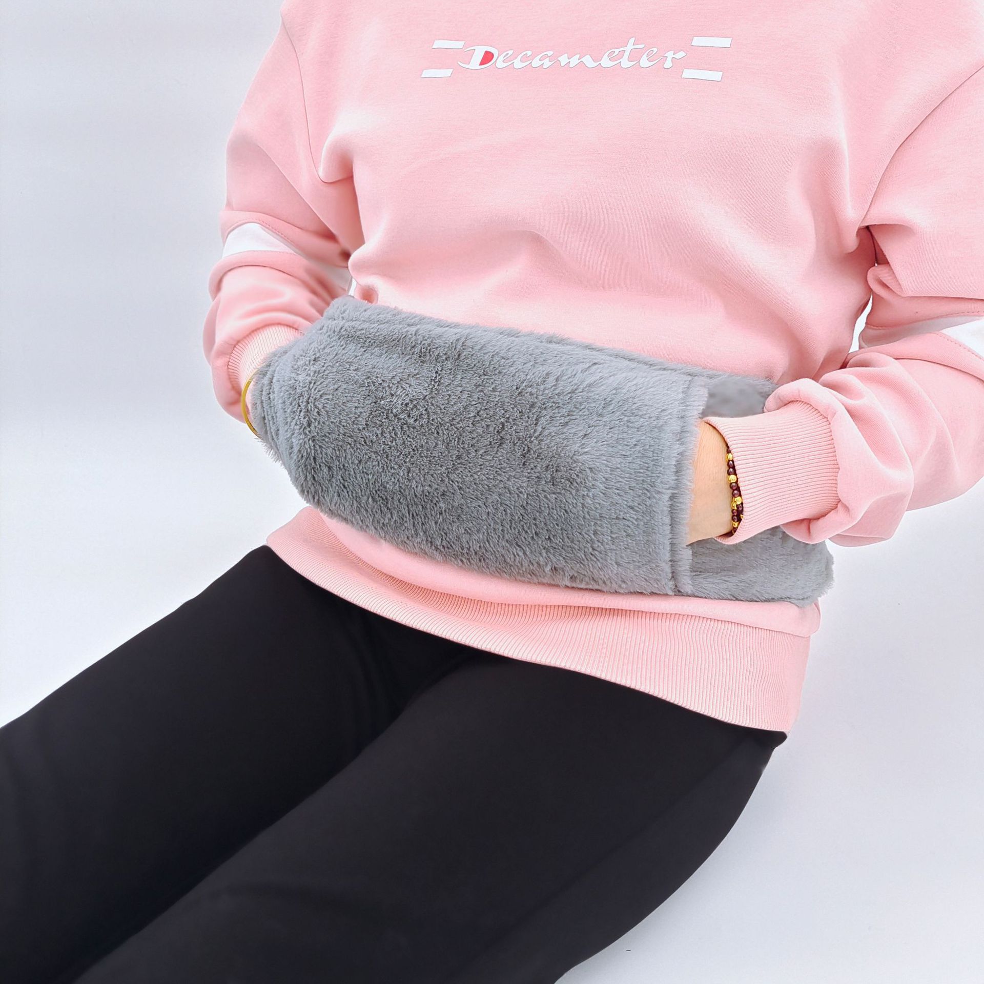 Picture of Wholesale British neck protection filling water bag warm cervical rubber U-shaped warm water bag removable cloth cover hot water bag spot
