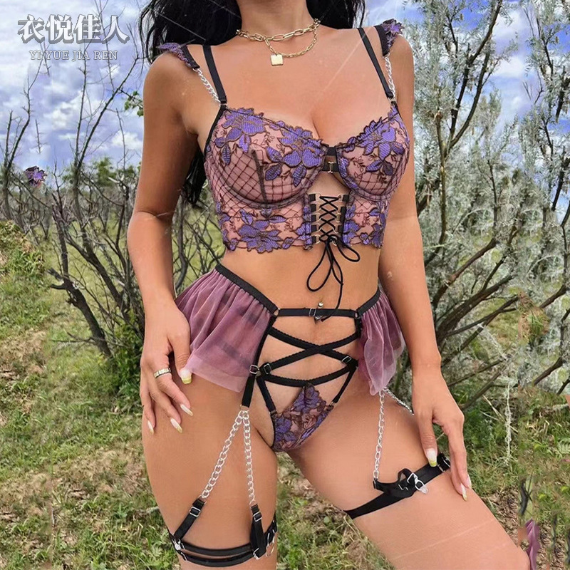 European and American Sexy Lingerie Embroidered Light Luxury Temptation Bra Four-piece Set Gather Metal Chain Lingerie