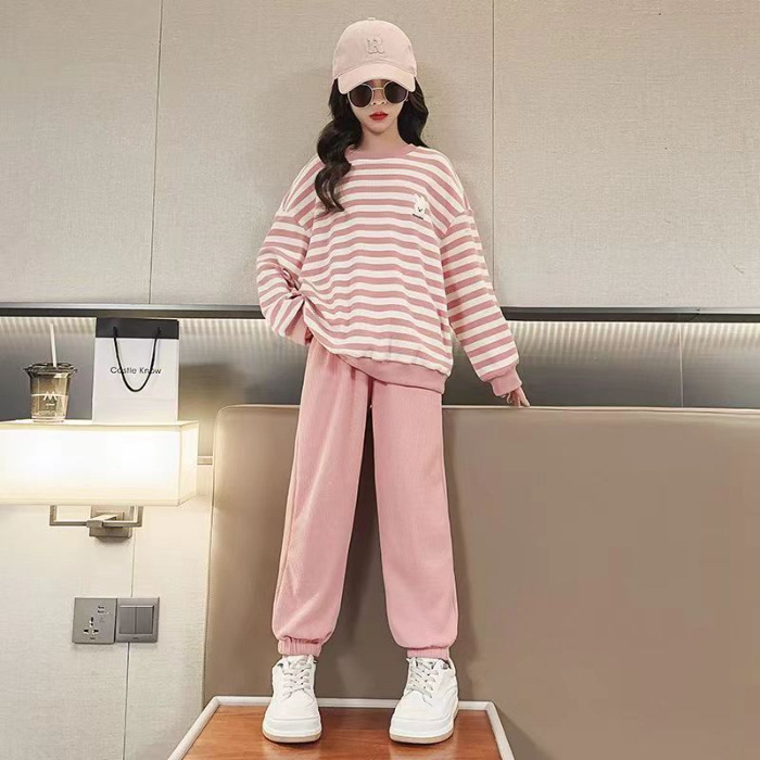Picture of Girls' Korean-style Autumn Wear Sports suit for Big Kids Spring and Autumn New Stylish Striped Sweater Fashionable Trousers Two-piece Set