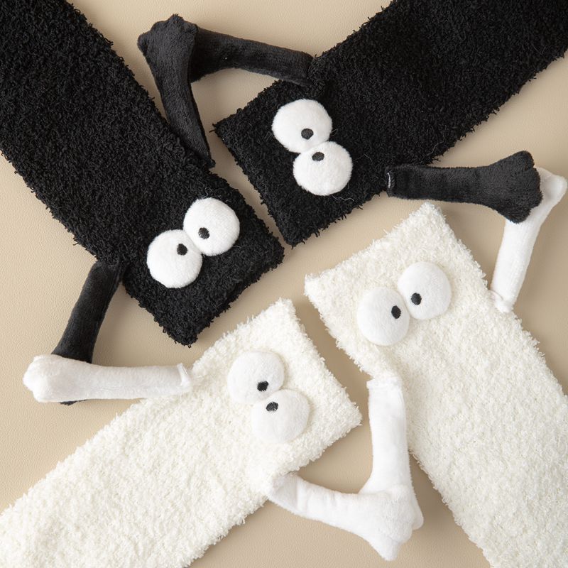 Coral fleece mid-calf length socks hip hop funny hand-holding socks women's black and white trendy high waist cartoon Japanese hip hop skateboard socks