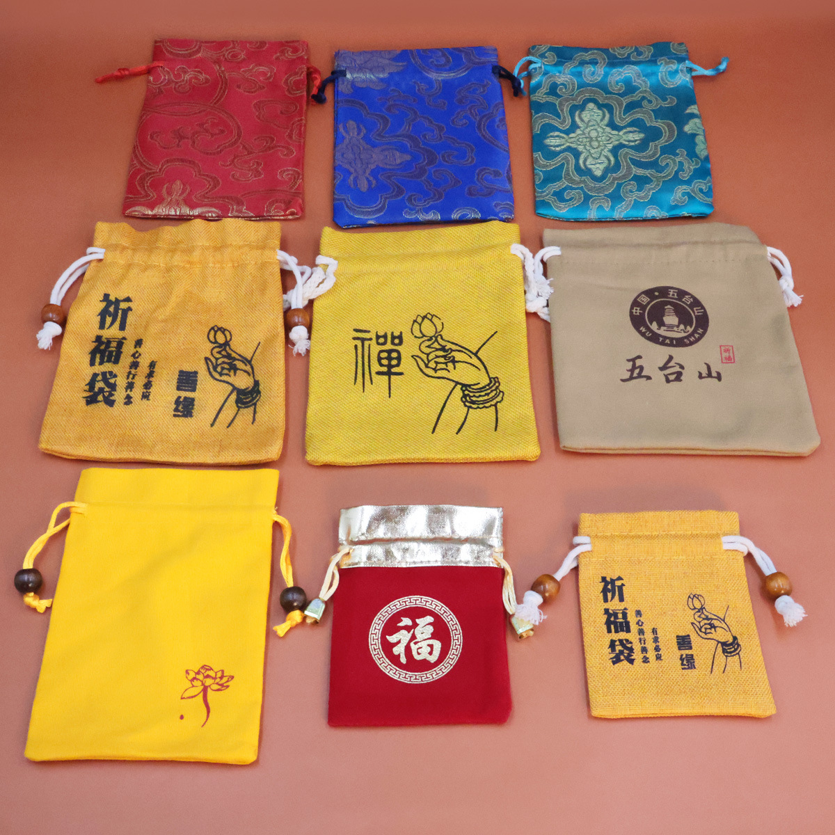 Bundle drawstring small cloth bag text play bag flannel jewelry bag walnut beads hand string plate play brocade bag wholesale