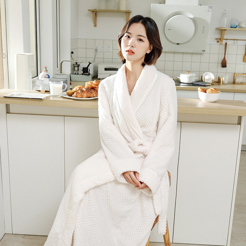 Picture of Inner Model Nightgown for Women in Autumn and Winter for Couples, Extra Long and Velvet Thickeneded Double-Sided Velvet Coral Velvet Bathrobe for Men with Extra Fat