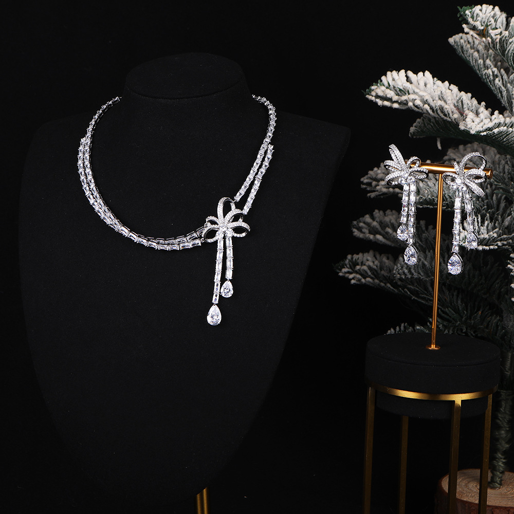 Luxurious Full Cubic Zirconia Bow Necklace Set with Brilliant High-End Double-Layer Cubic Zirconia Bow Necklace and Earrings