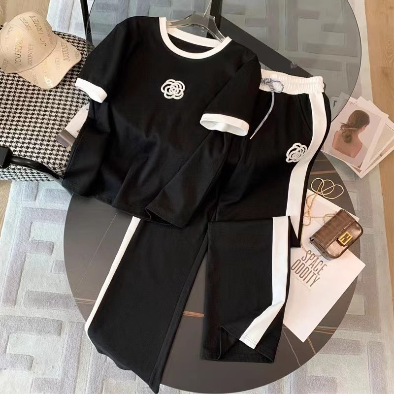 2025 Sports Short-sleeved T-shirt Pants Two-piece Set Summer New Style Chanel Style Women's plus size Fashion Set