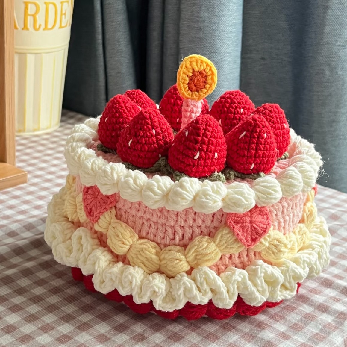 Picture of DIY woven strawberry cake storage box wool crochet material bag handmade homemade birthday Valentine's Day gift for women